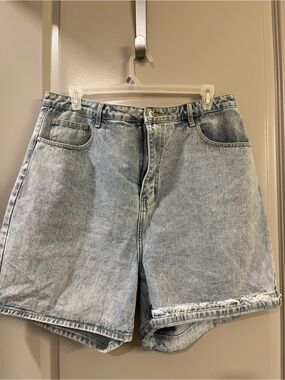 PLT Plus Light Wash Denim Shorts